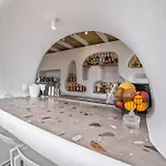 Naxos Cave Daire